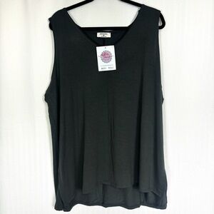 NWT Zenana Sleeveless V-Neck Top Size 3XL